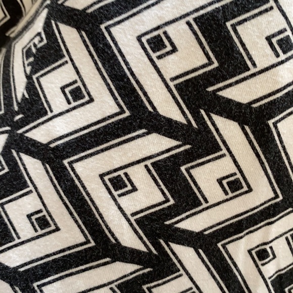 H&M Black and White Patterned Dress - Picture 4 of 5